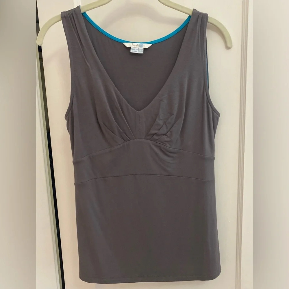 Boden jersey knit sleeveless top size 6 in gray and never worn